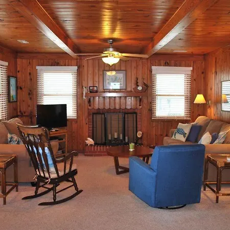 The Lee Cottage Home